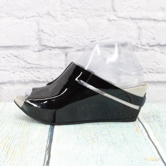Tsubo Shoes - Tsubo Ovid Combo Black Shiny Patent Leather Slide Wedge Sandals Size US 7
